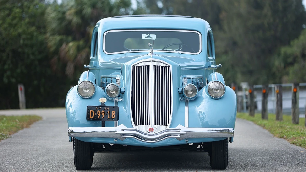 1936 Pierce-Arrow - Image 4 of 31