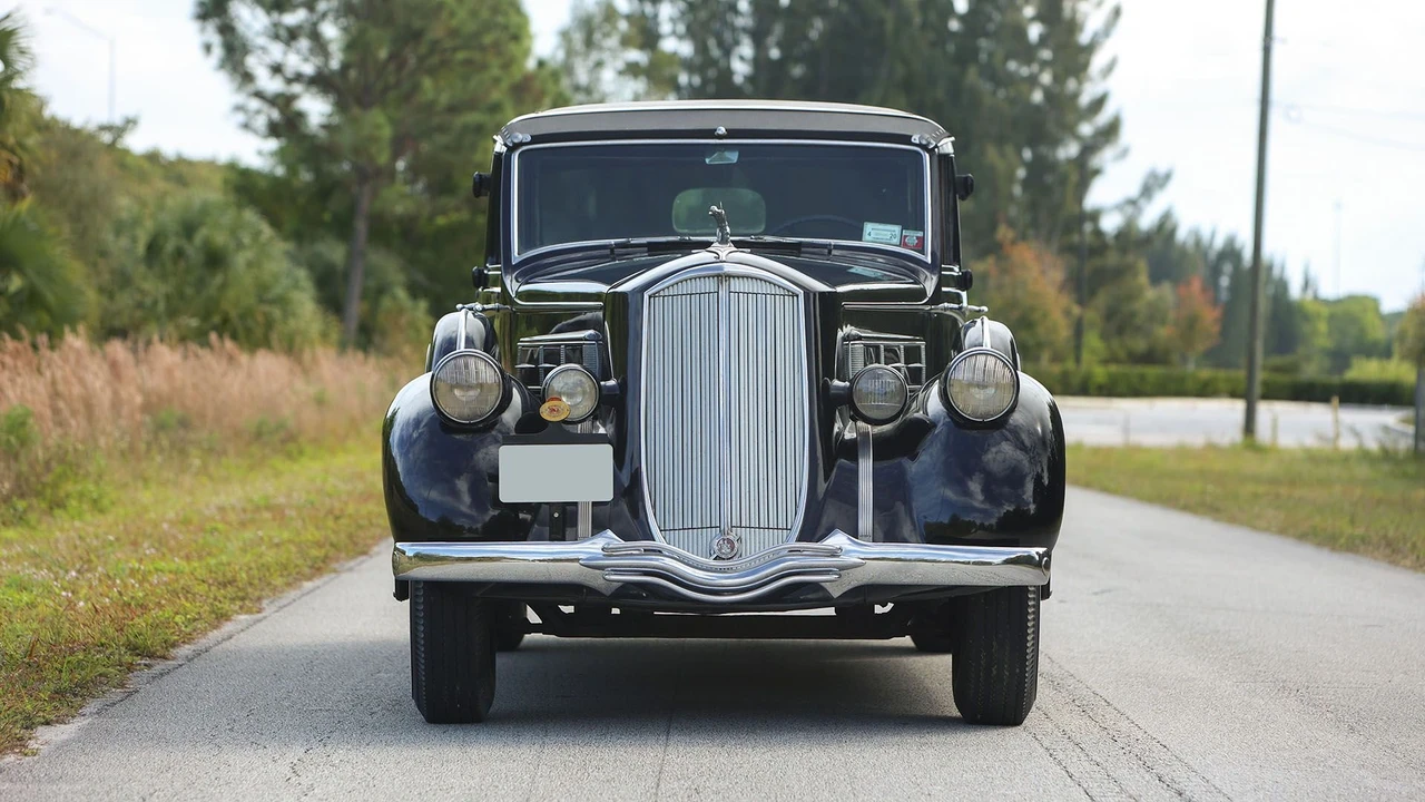 1936 Pierce-Arrow - Image 10 of 31