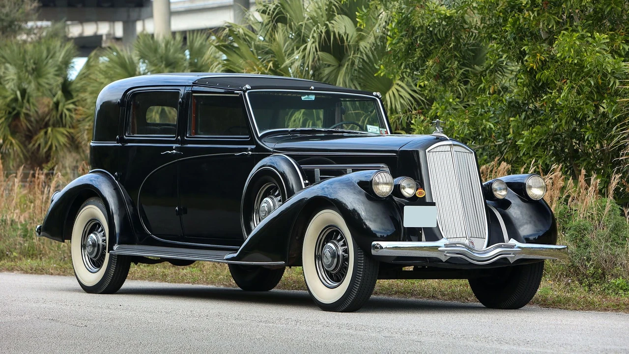 1936 Pierce-Arrow - Image 8 of 31