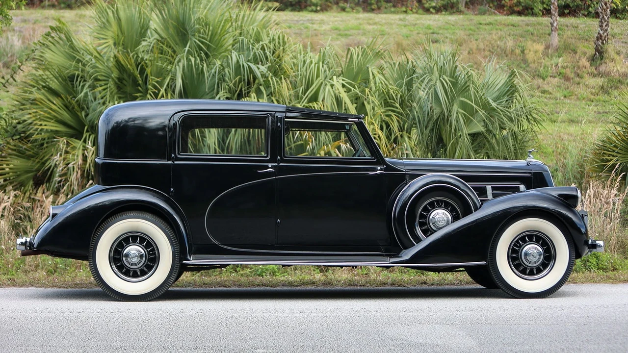 1936 Pierce-Arrow - Image 5 of 31