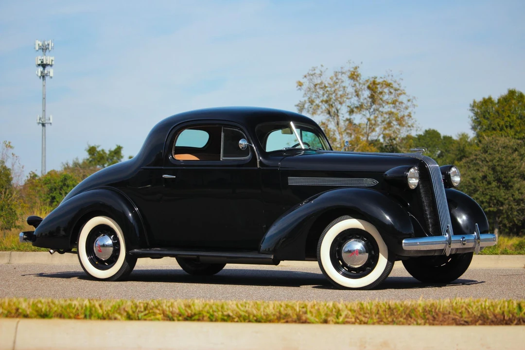 1936 Pontiac - Image 2 of 31