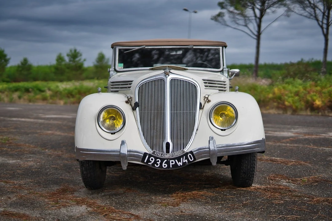1936 Renault - Image 3 of 30