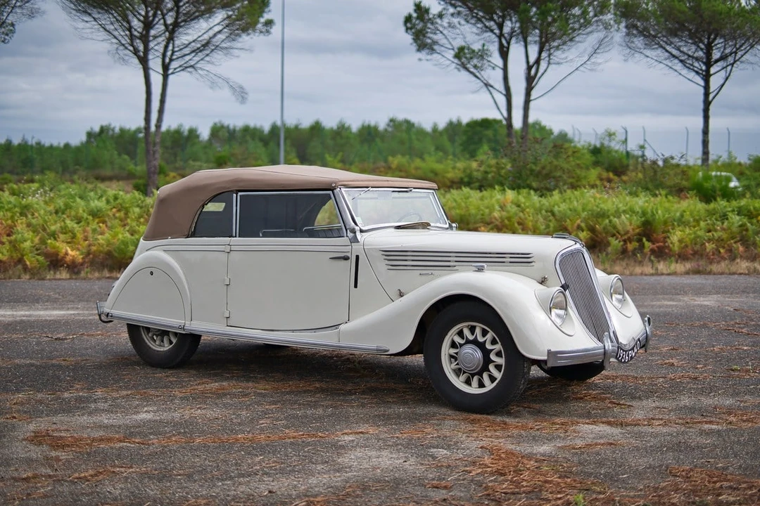 1936 Renault - Image 19 of 30