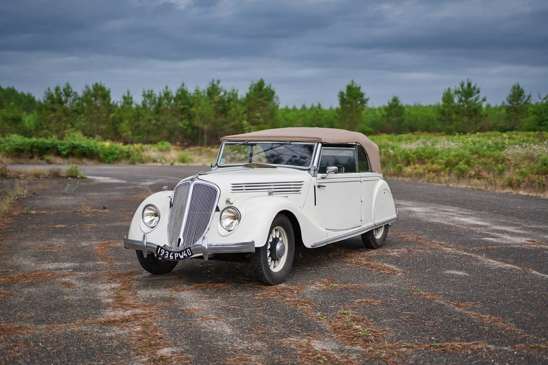 1936 Renault - Image 4 of 30