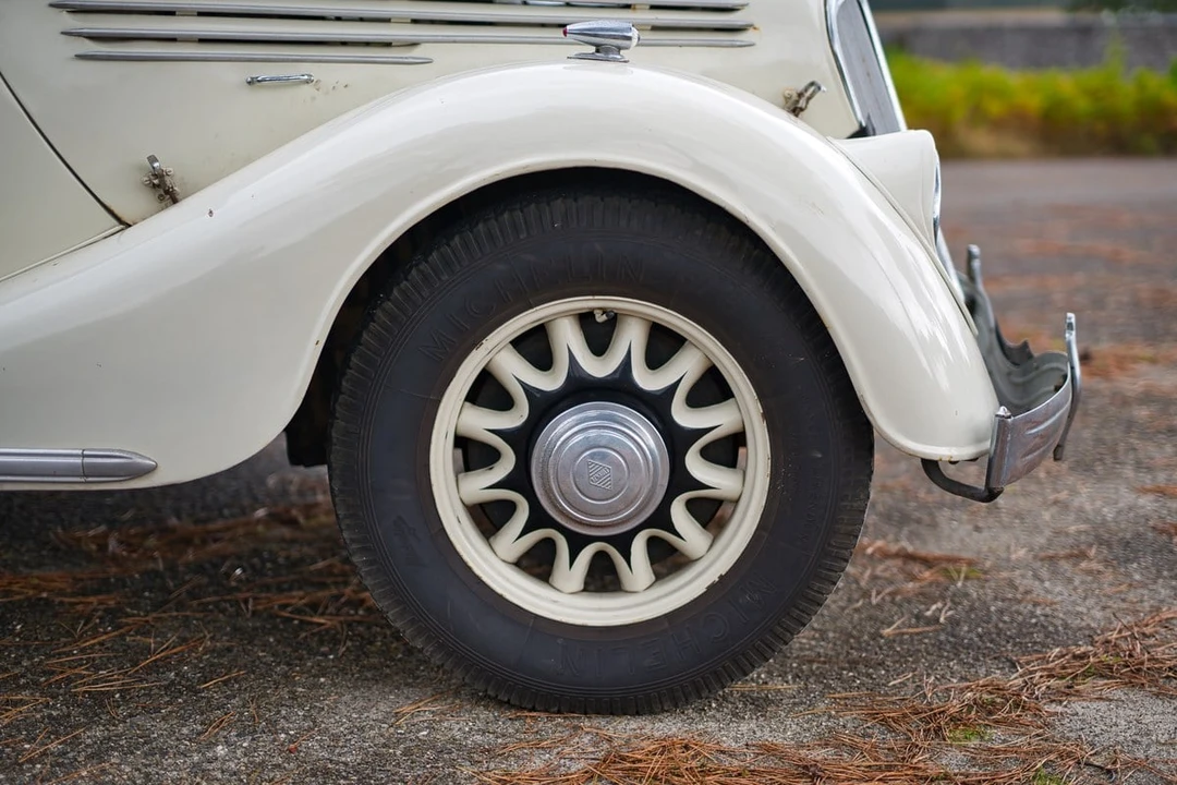 1936 Renault - Image 21 of 30
