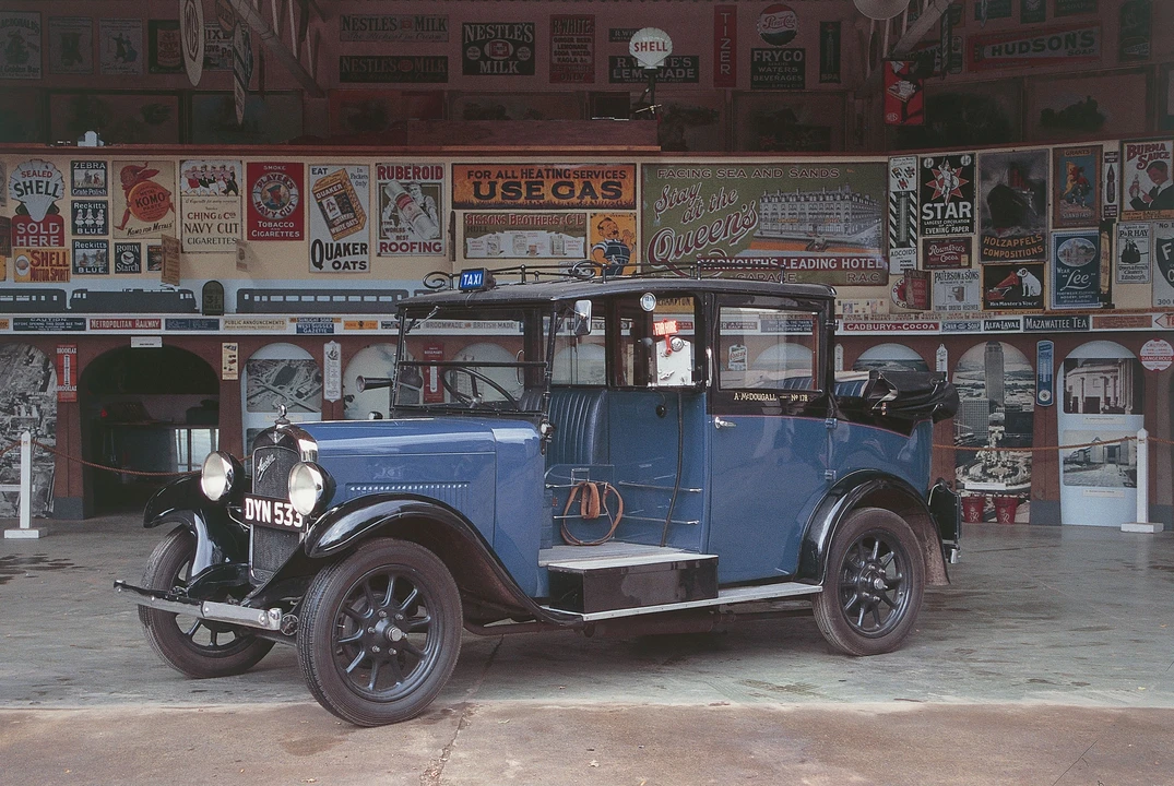 1937 Austin - Image 2 of 2