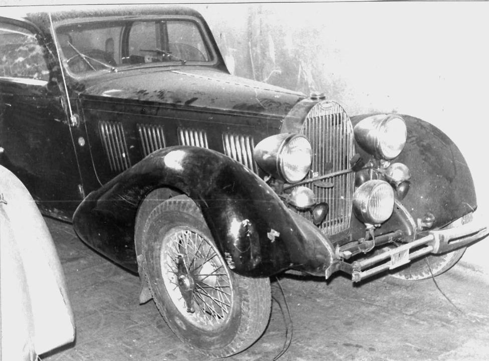 1937 Bugatti - Image 2 of 31