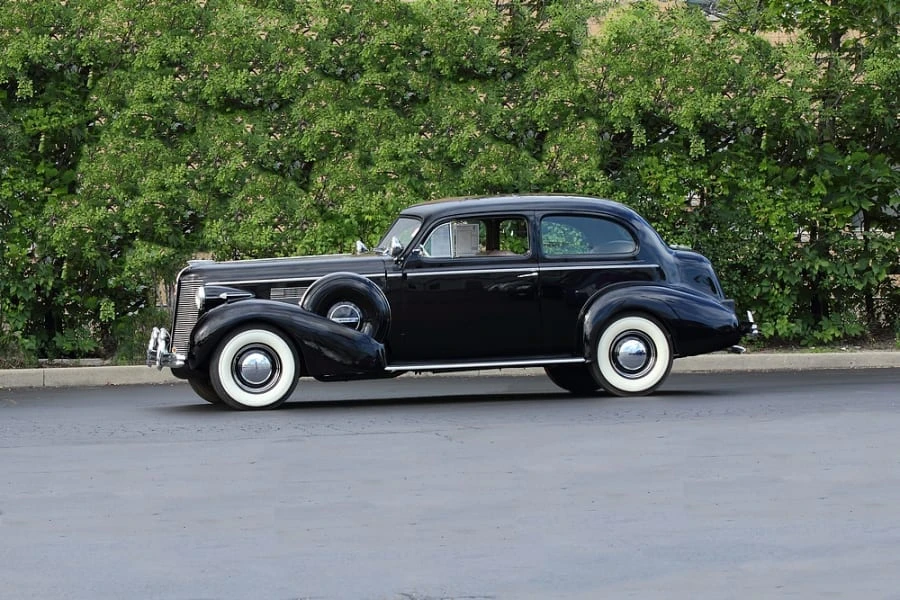 1937 Buick Century - Image 2 of 12