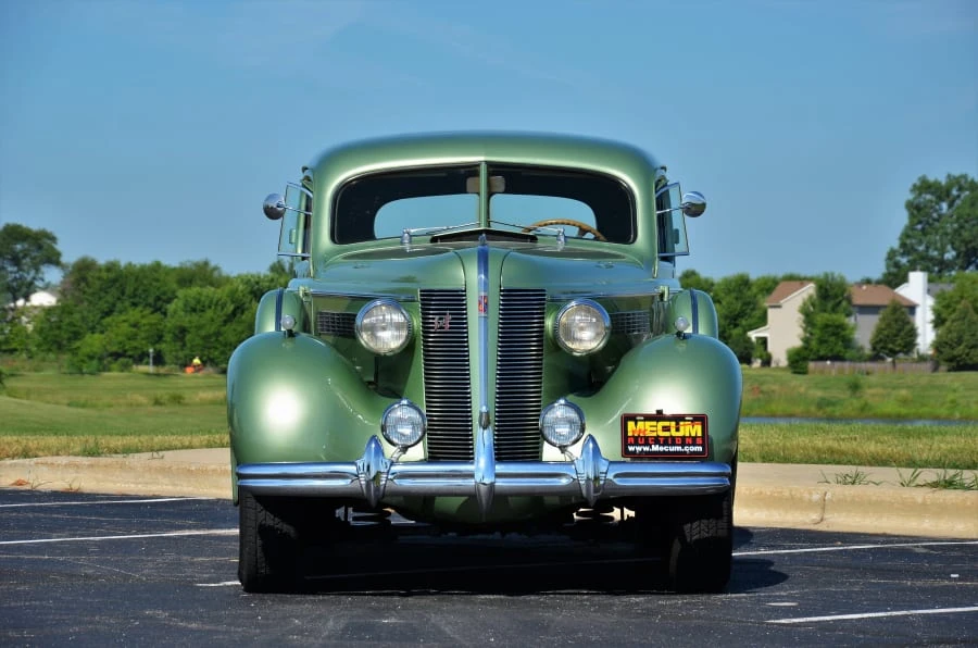 1937 Buick Century - Image 9 of 10