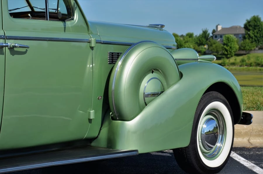 1937 Buick Century - Image 9 of 12