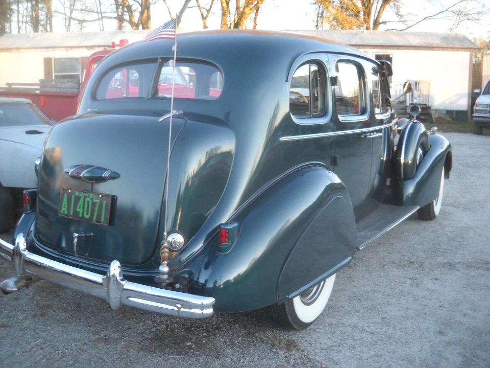1937 Buick Roadmaster - Image 3 of 31