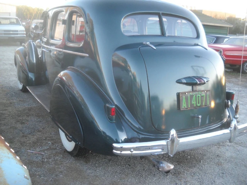 1937 Buick Roadmaster - Image 6 of 31