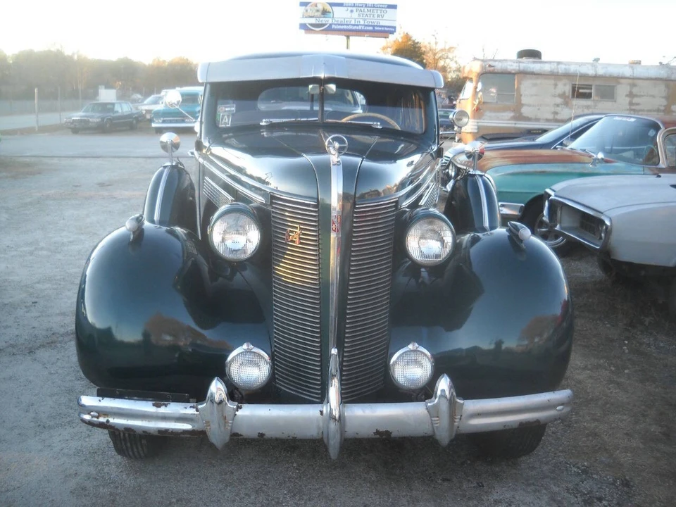 1937 Buick Roadmaster - Image 2 of 31