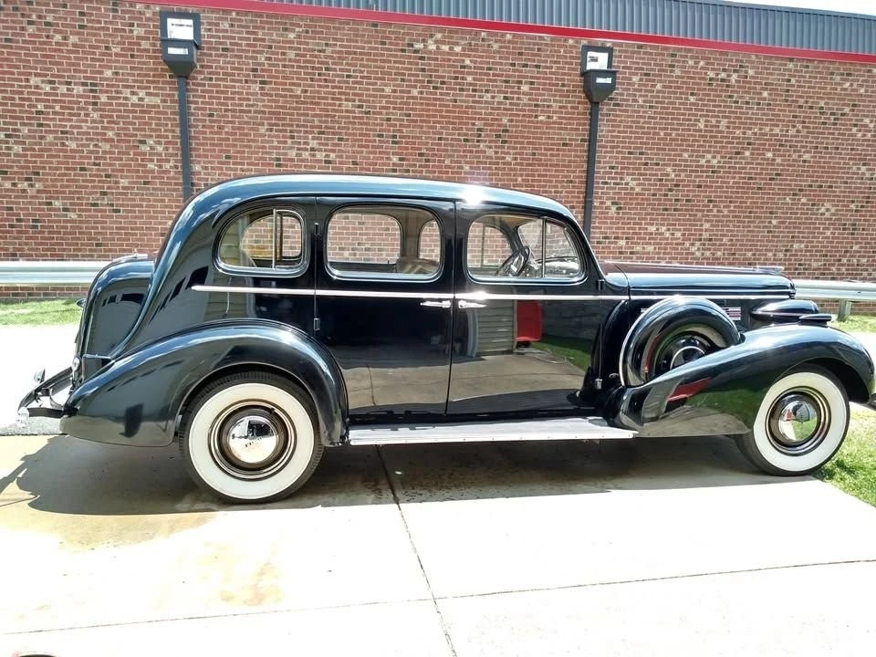 1937 Buick Roadmaster - Image 4 of 21