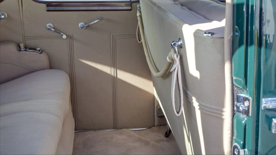 1937 Buick Roadmaster - Image 9 of 12