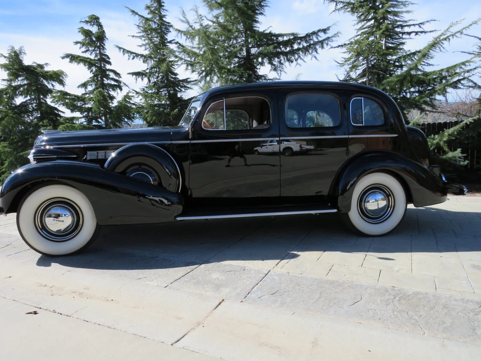 1937 Buick Roadmaster - Image 5 of 31
