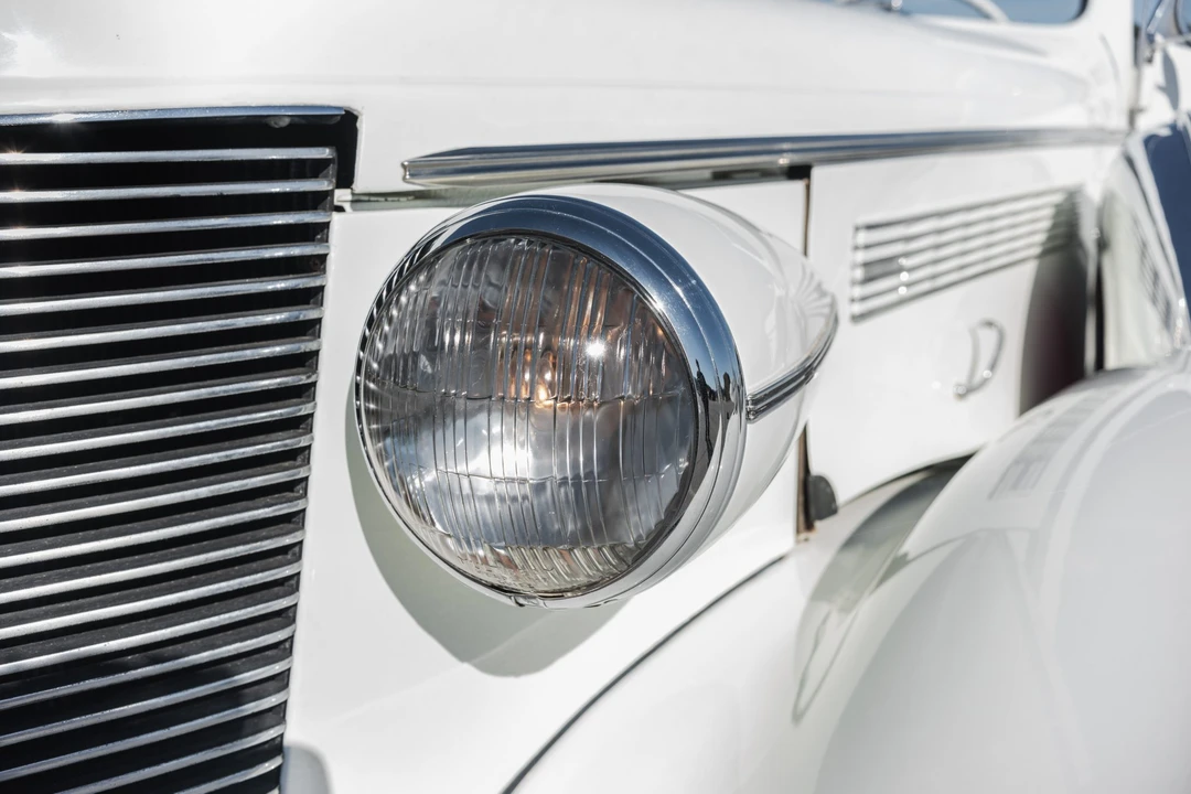 1937 Buick Roadmaster - Image 18 of 31