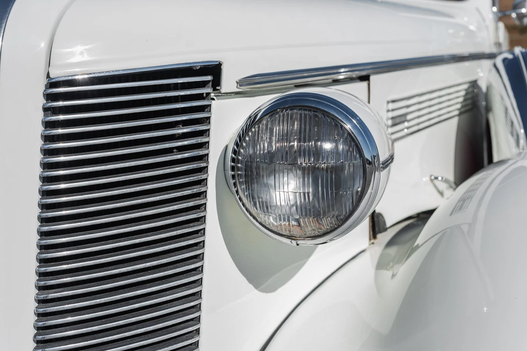 1937 Buick Roadmaster - Image 19 of 31