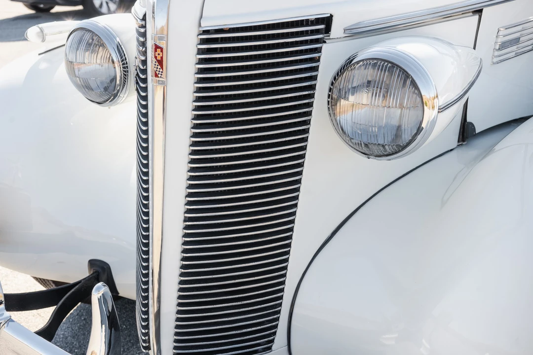 1937 Buick Roadmaster - Image 17 of 31
