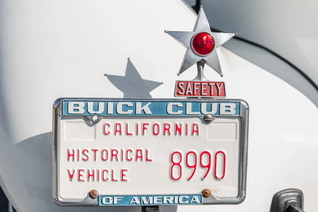 1937 Buick Roadmaster - Image 12 of 31