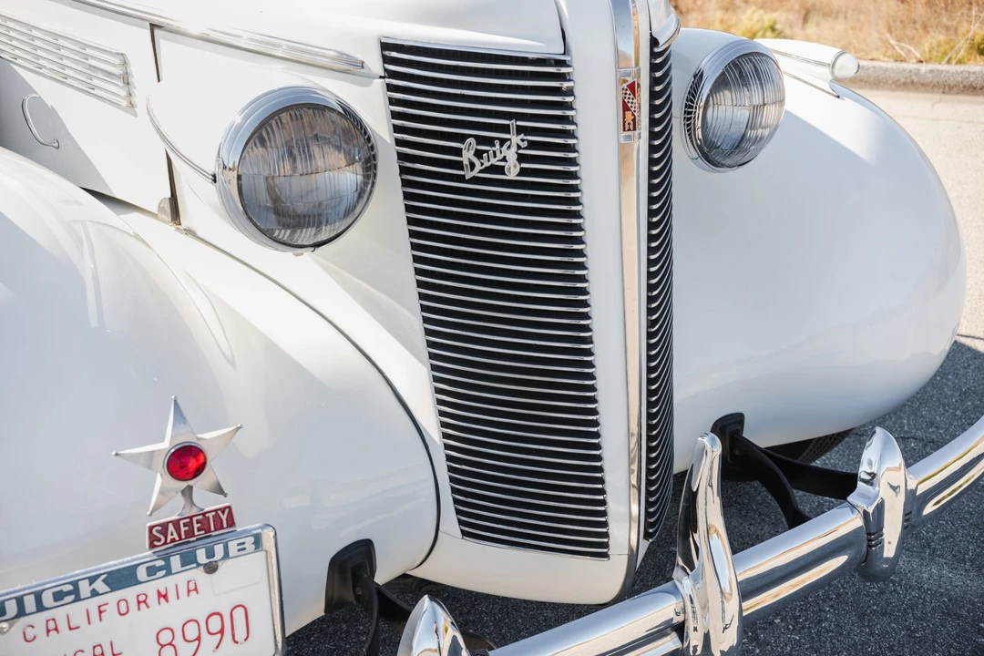 1937 Buick Roadmaster - Image 11 of 31