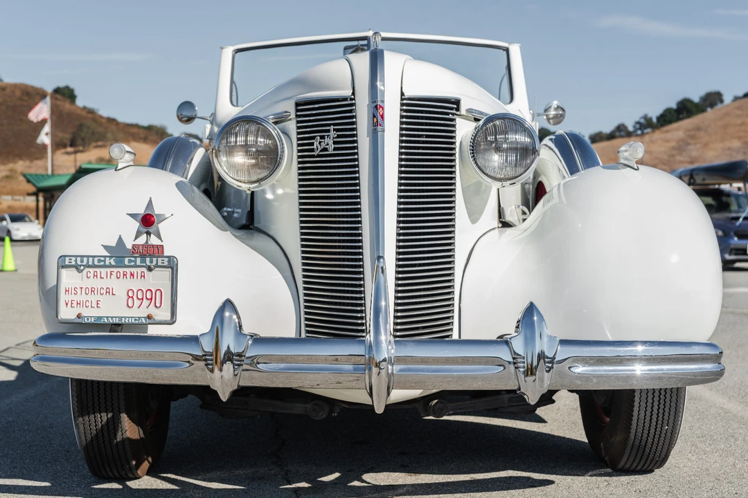 1937 Buick Roadmaster - Image 8 of 31