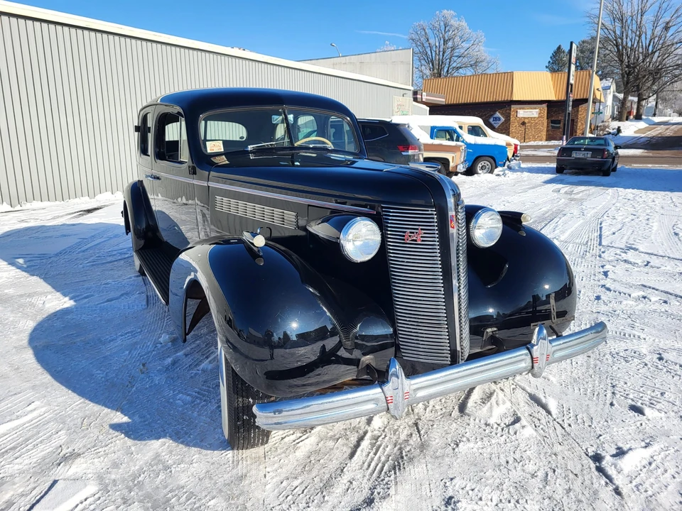 1937 Buick Roadmaster - Image 13 of 31