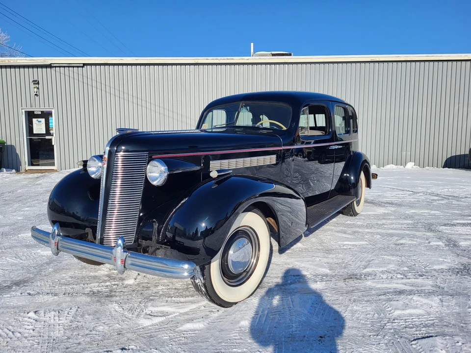 1937 Buick Roadmaster - Image 2 of 31