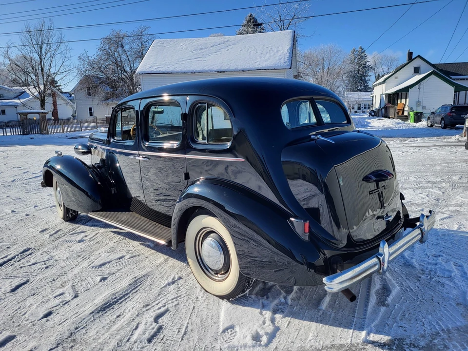 1937 Buick Roadmaster - Image 6 of 31