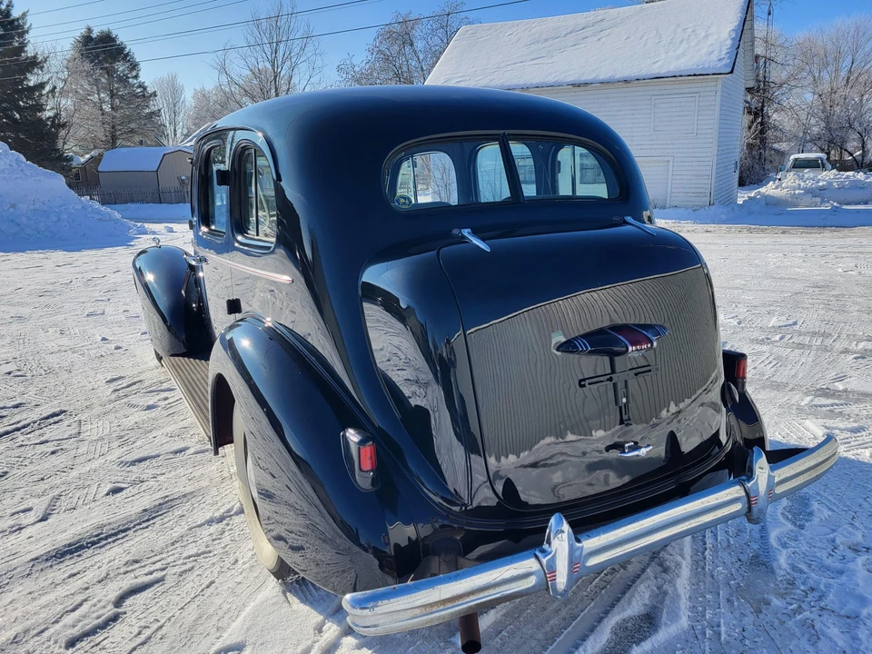 1937 Buick Roadmaster - Image 7 of 31