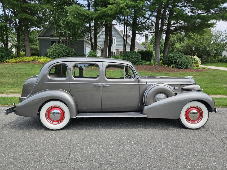 1937 Buick Roadmaster - Image 15 of 31