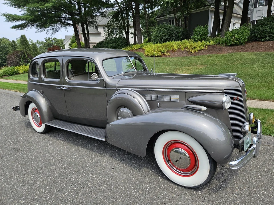 1937 Buick Roadmaster - Image 17 of 31