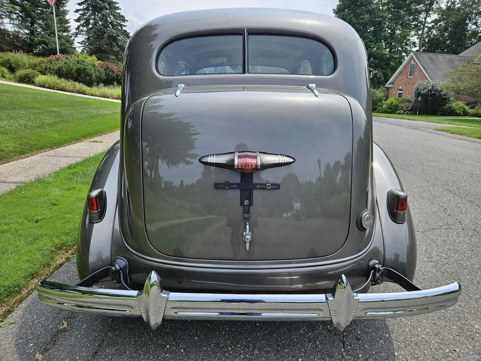 1937 Buick Roadmaster - Image 12 of 31