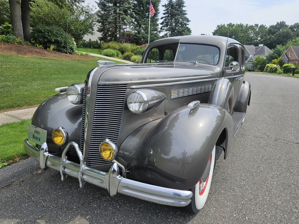 1937 Buick Roadmaster - Image 4 of 31