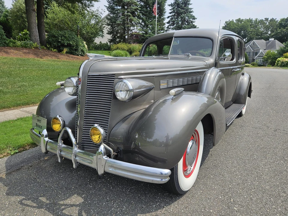 1937 Buick Roadmaster - Image 3 of 31