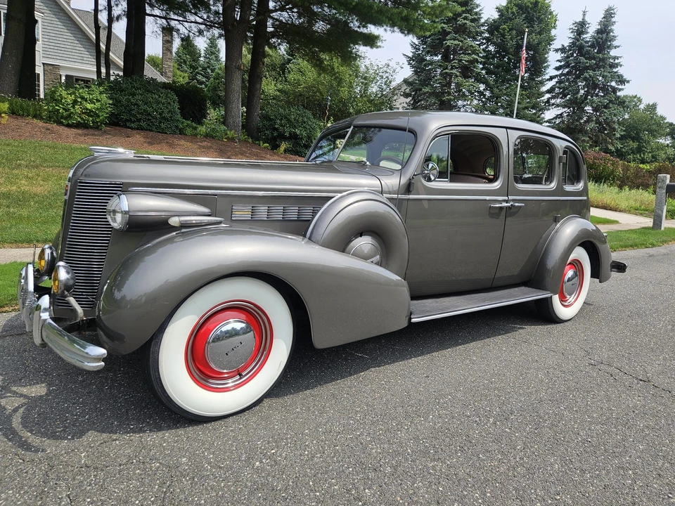 1937 Buick Roadmaster - Image 7 of 31