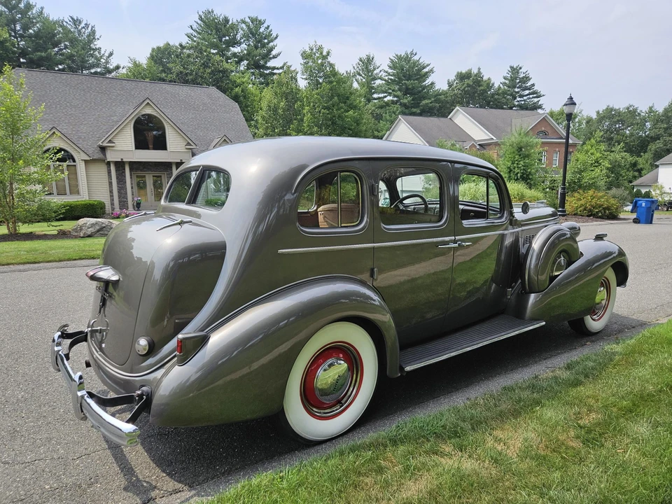 1937 Buick Roadmaster - Image 14 of 31