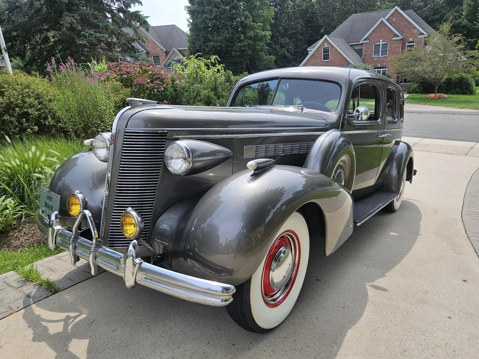 1937 Buick Roadmaster - Image 24 of 31