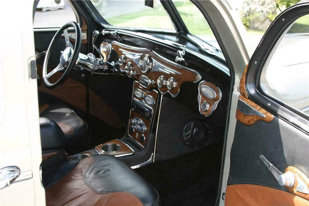 1937 Chrysler Airflow - Image 4 of 5