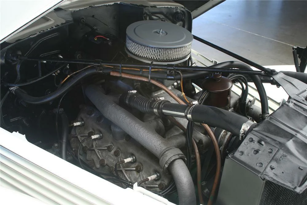 1937 Cord 810 & 812 - Image 2 of 4
