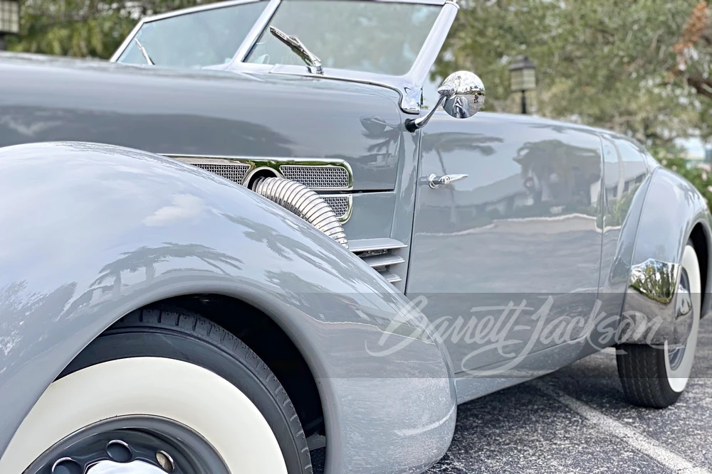 1937 Cord 810 & 812 - Image 10 of 15