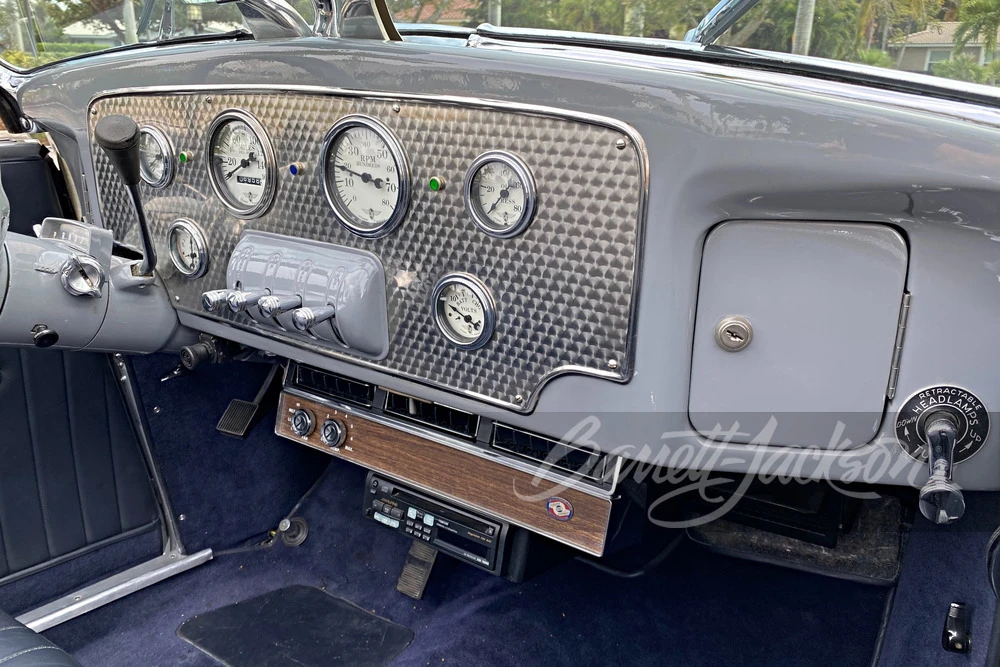1937 Cord 810 & 812 - Image 11 of 15