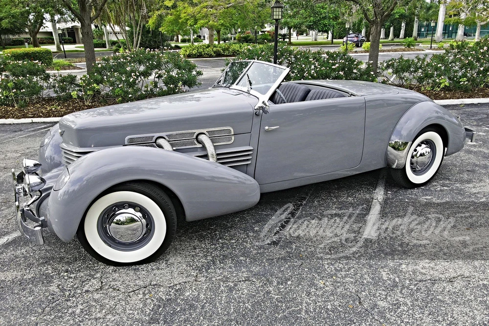 1937 Cord 810 & 812 - Image 15 of 15