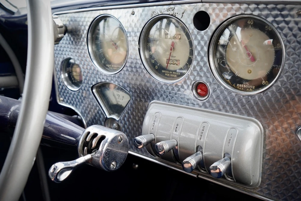 1937 Cord 810 & 812 - Image 7 of 10