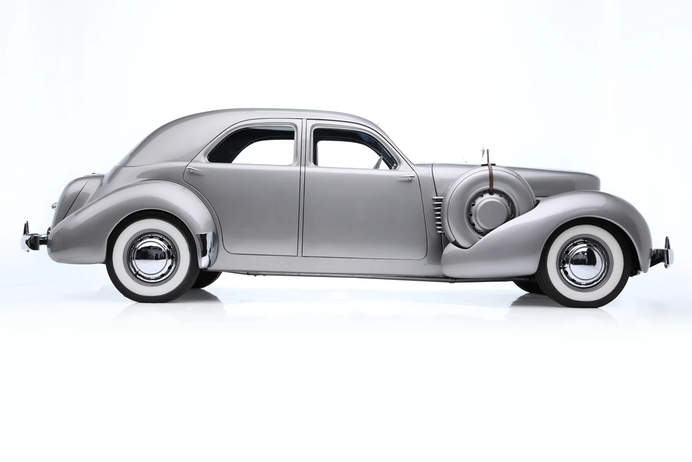 1937 Cord 810 & 812 - Image 10 of 10