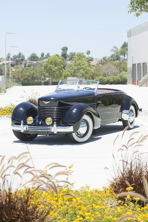 1937 Cord 810 & 812 - Image 15 of 31