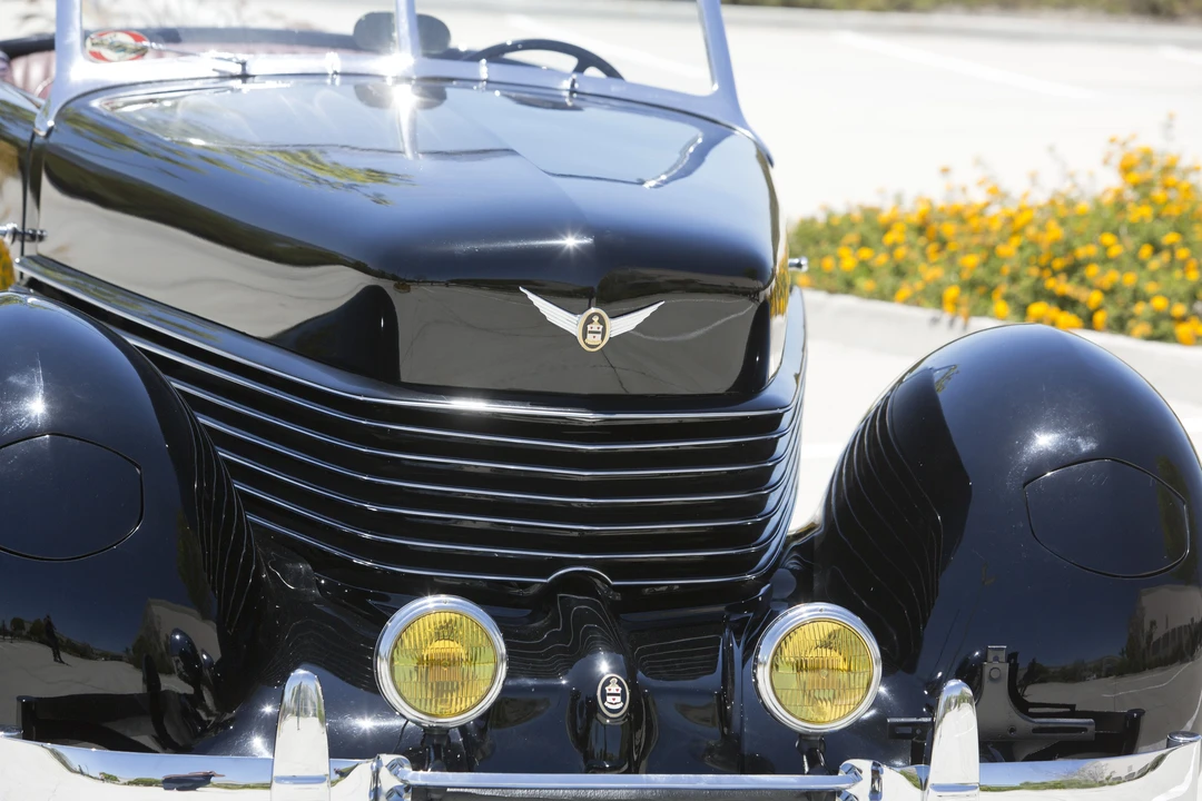 1937 Cord 810 & 812 - Image 31 of 31