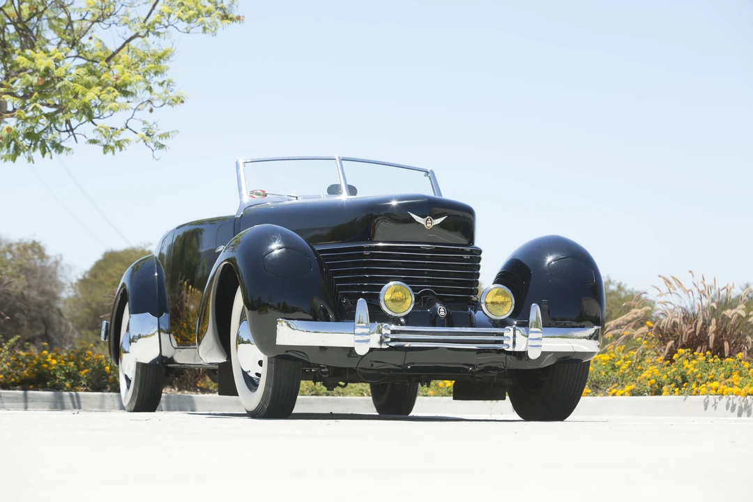1937 Cord 810 & 812 - Image 4 of 31