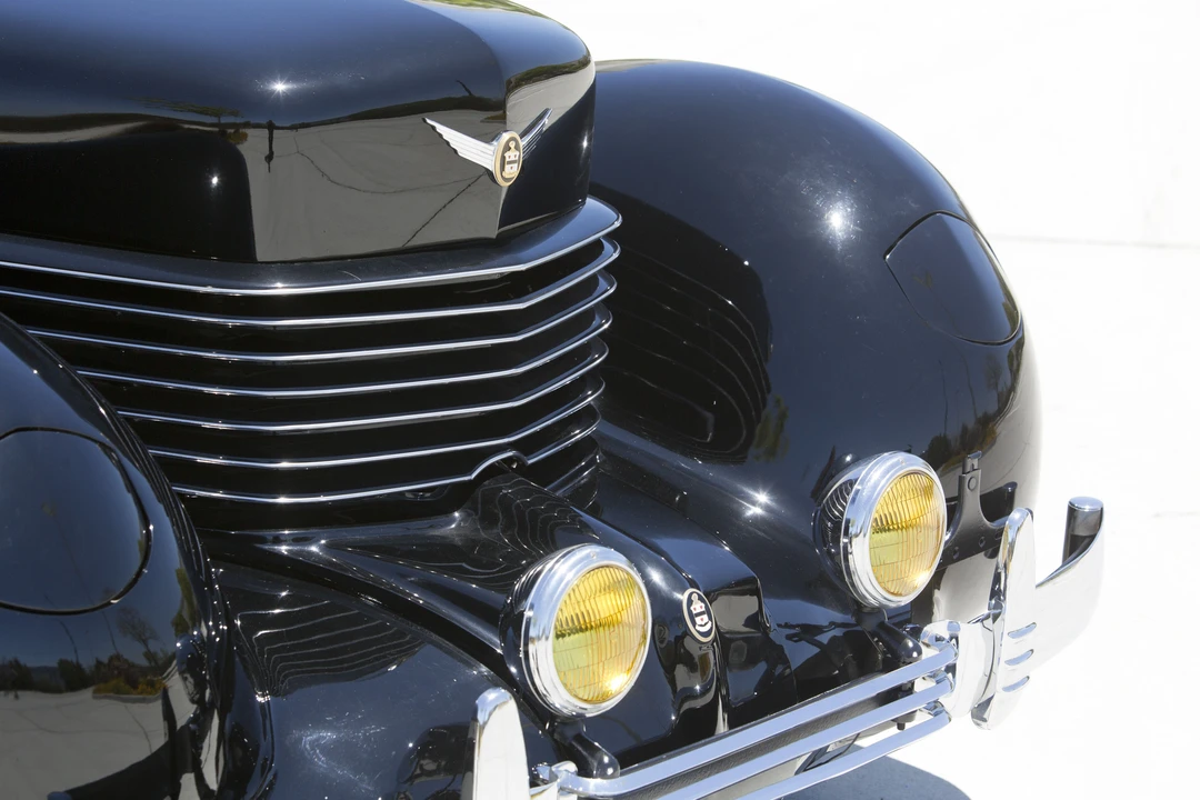1937 Cord 810 & 812 - Image 29 of 31