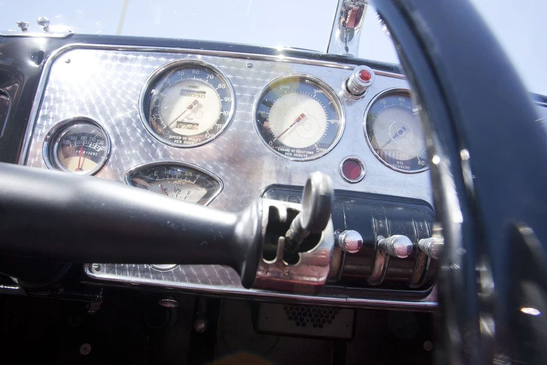 1937 Cord 810 & 812 - Image 13 of 31